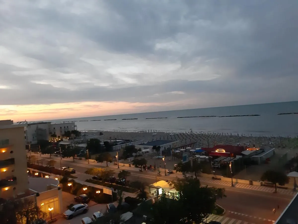 Hotel Embassy Cesenatico 3*,