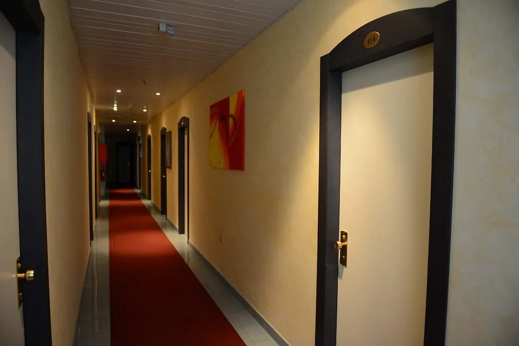 Hotel Embassy Cesenatico 3*,
